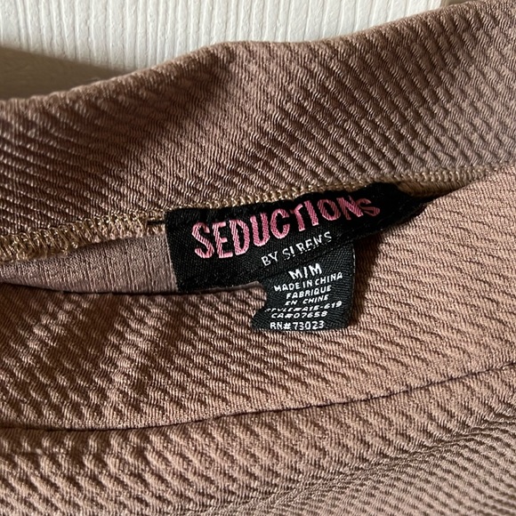 SEDUCTIONS SET - Picture 8 of 8